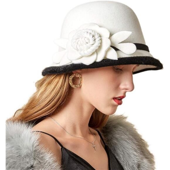 Women's Cloche Hat Winter Bucket Hat White